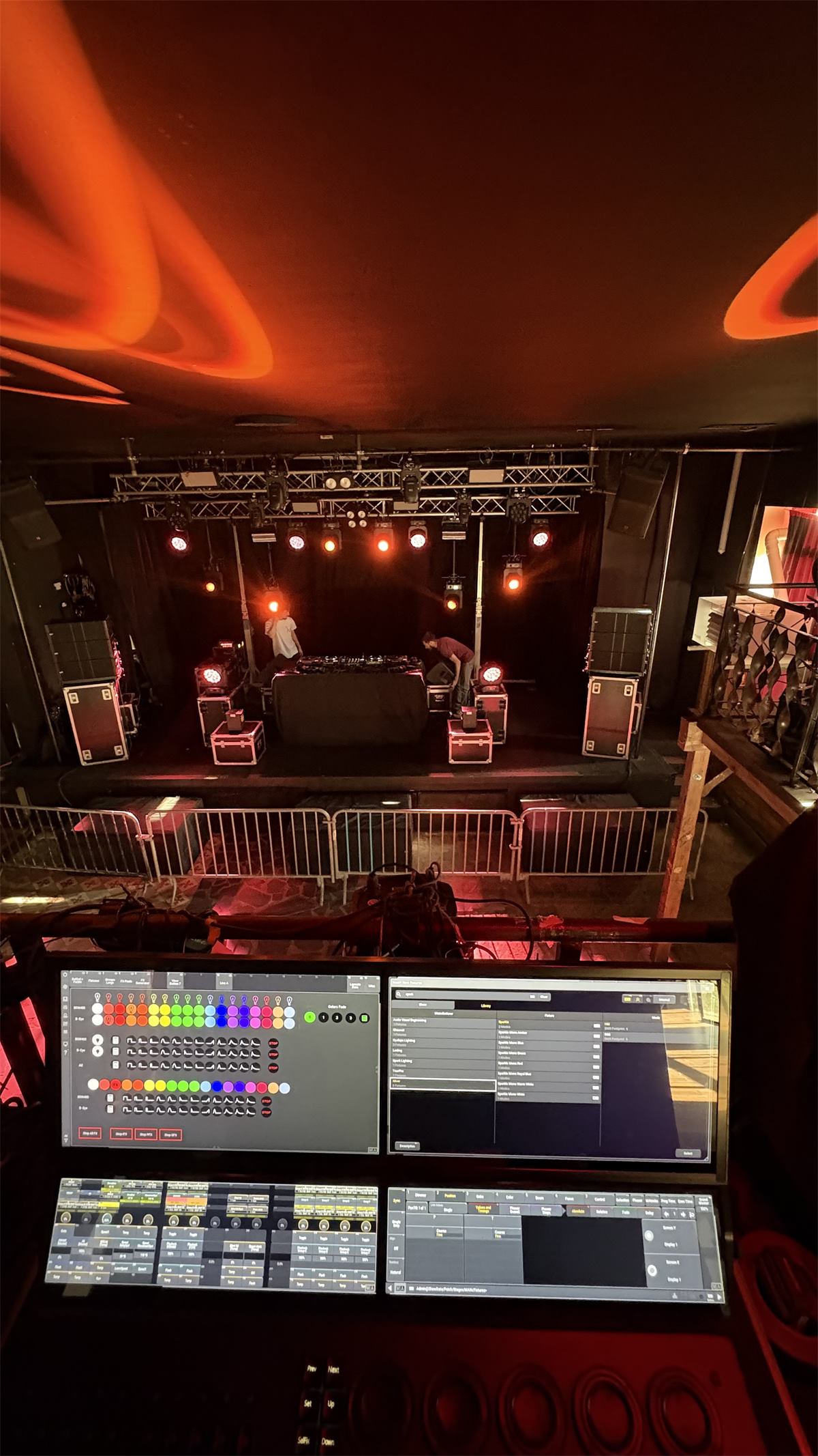 Régie son et lumière face à la scène du SoundSplash Festival